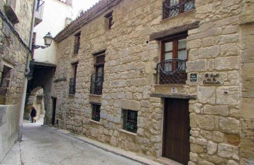Horta de Sant Joan House | Casa rural con mucho encanto en un entorno mágico
