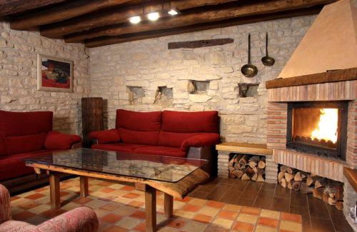 Ayesa House | CASA RURAL FERNANDOEGEA