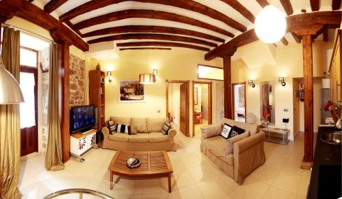 Siguenza House | Casa Rural Siguenza Domus 200m2 de Vivienda y Exterior