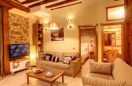 Siguenza House | Casa Rural Siguenza Domus 200m2 de Vivienda y Exterior