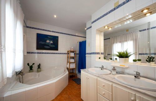 Santa Maria de los Llanos House | Casa Sagrario