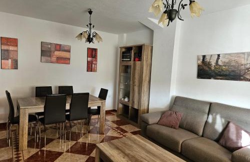 Armilla House | Casa Saki
