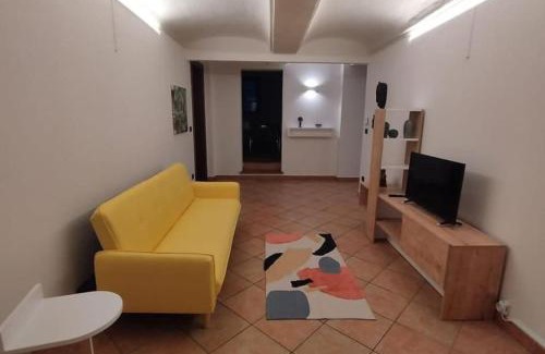 Castagnole delle Lanze Apartment | Casa San Pietro centro storico