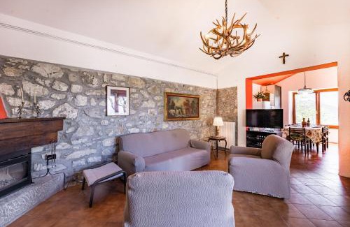 Casone Carpinelli Apartment | Casa Sant'Anna - In Garfagnana - Happy Rentals