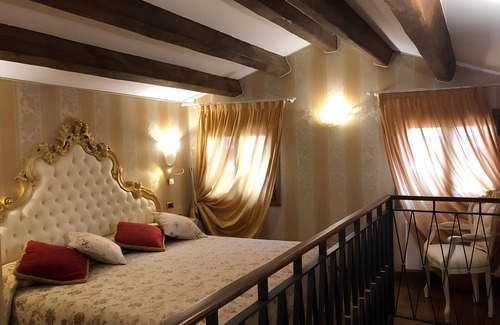 Castello House | Casa Savoia & Casa Jolanda
