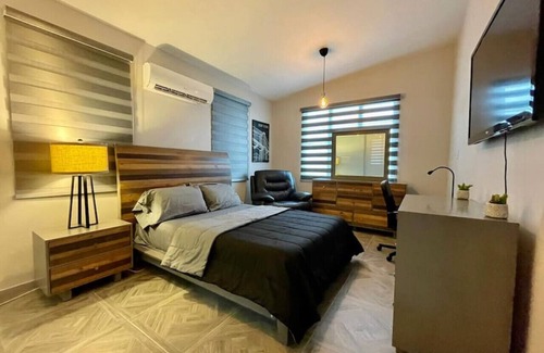 San Anton House | Casa Serena A, Modern House w. Private Jacuzzi
