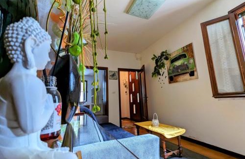 Carpenedo Apartment | Casa singola con spazio auto e giardino