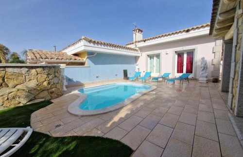 Cala Sinzias House | Casa Sinzias con piscina 9 posti letto