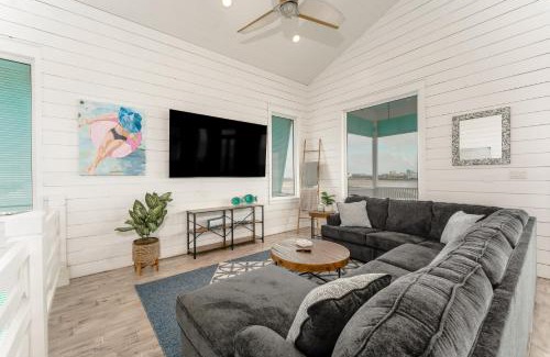 The Shores House | Casa Sirena - Private bayside home with pool home