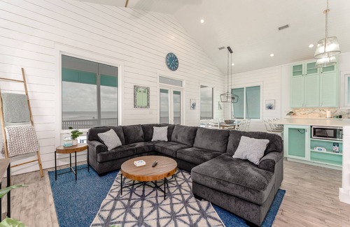 The Shores House | Casa Sirena beautiful 4br home with private pool on the bay!
