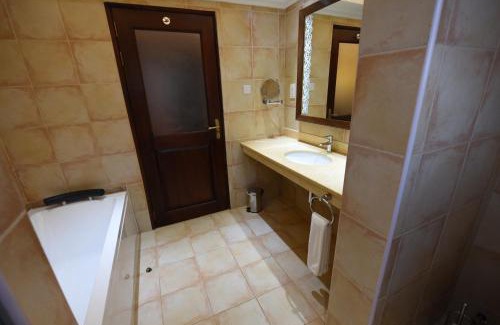 Munyonyo Hotel | Casa Solada Hotel