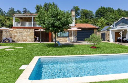 Vila Verde House | Casa Tarrio - Casa Privada com 3 Quartos e Piscina