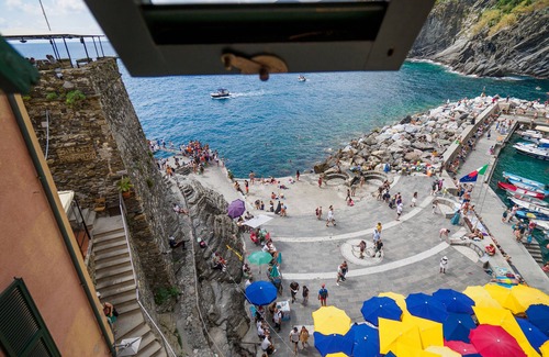 Vernazza Apartment | Casa Teresa with AC and Balcony