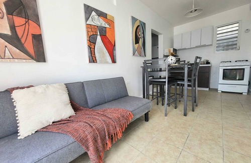 Vega Baja House | Casa Terruño, charming entire house with AC & Wi-Fi