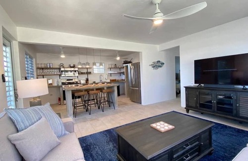 Esperanza House | Casa Tesoro-pool home. Walk to beaches/restaurants