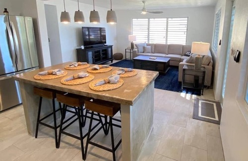 Esperanza House | Casa Tesoro-pool home. Walk to beaches/restaurants