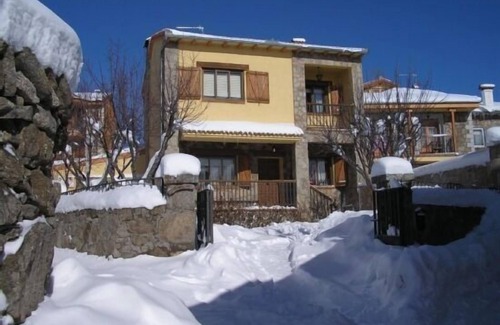 Navarredonda de Gredos Cottage | Casa Tinao de Gredos for 8 people