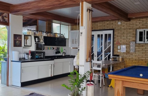 Guaratuba House | Casa tia Ana, 3 storey house 250 m from coroados beach, house with indoor pool