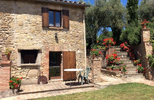 Montelaguardia Villa | Casa Timo an old Italian farmhouse