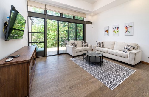 Stuart Hertz House | Casa Toucan at Plantation Estates