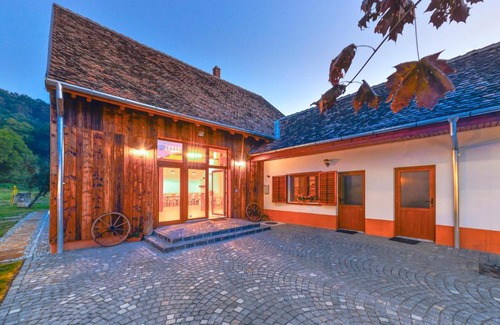 Apold Hotel | Casa Trappold