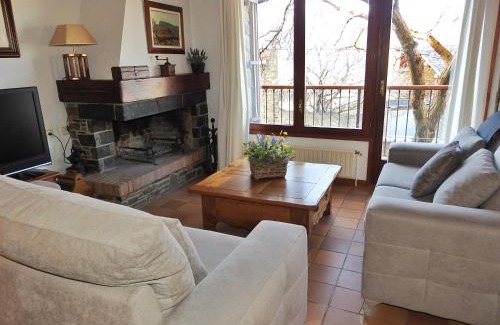 Urtx Ski Chalet | CASA UNIFAMILIAR 8 pax con jardín URTX - CERDANYA