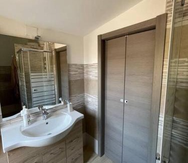 Carbonia House | Casa Vacanze a 10 km dal mare