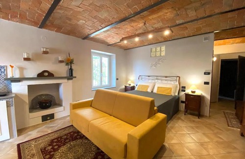 Sinio House | Casa Vacanze Cascina Mombello