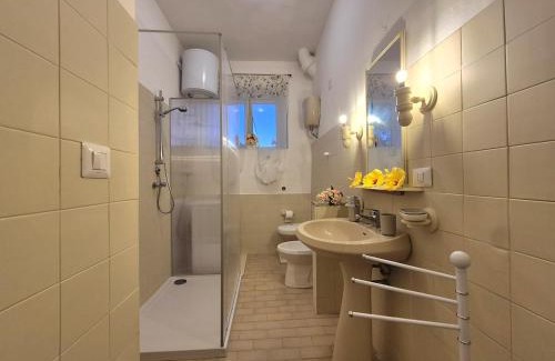 Carbonia House | Casa Vacanze Fiori di Lina