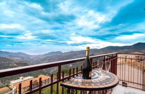 San Mauro Castelverde House | Casa Vacanze dell'Angelo