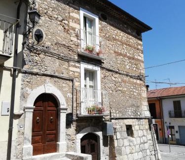 Luco dei Marsi House | Casa vacanze Le Dimore del Mercante