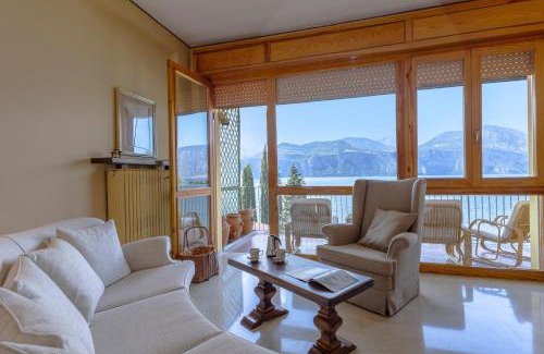Cassone House | Casa Val di Sogno - Happy Rentals
