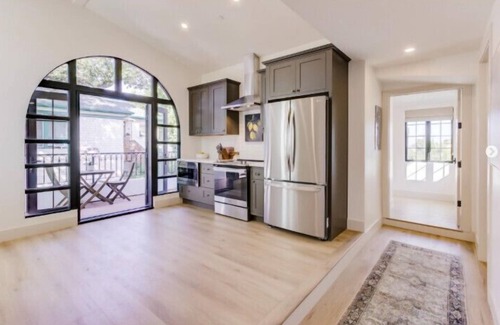 Upper East Apartment | Casa Valerio Unit #8-Boutique Suite in Downtown Santa Barbara