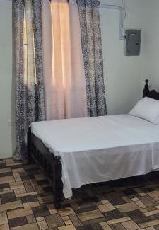Tunapuna-Piarco Bed & Breakfast | Casa verde