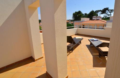 Praia del Rei Apartment | Casa Vermelho