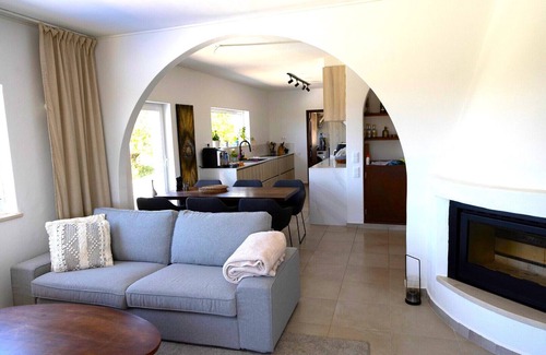 Carvoeiro Villa | Casa Vista Alegre | professionally cleaned | 3-bedroom villa | swimming pool | close to Carvoeiro and amenities
