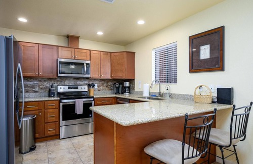 Paradise Valley Village Condo | CASA WILLOW-Anasazi Village- Updated condo