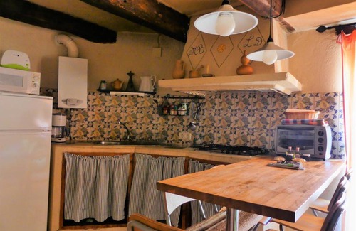 Erias House | Casa Zambrana