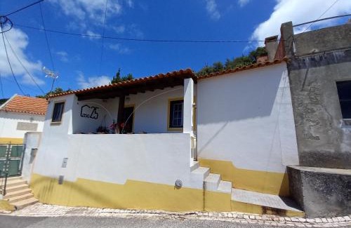 Arruda dos Pisoes House | Casa25