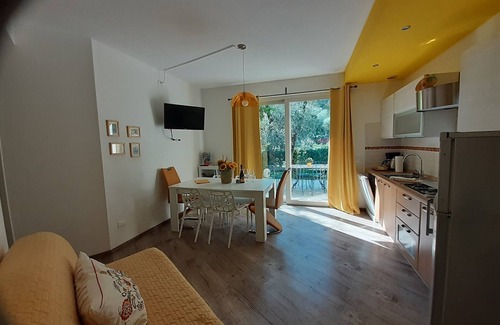 Campagnola Apartment | "CASABANA "App.GIRASOLE with private garden -top pool 023045-LOC-00051