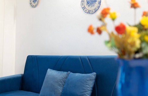 Pucara Apartment | CASAGIUGIUside Vietri's main street with traditional ceramics, restaurants