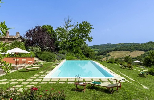 Monteciccardo House | Casale Belvedere 8&1 by Marche Holiday Villas