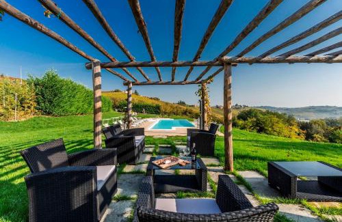 Canelli Villa | Casale Dell'acero Rosso 10, Emma Villas