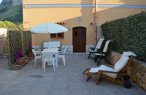 Custonaci Apartment | Casale dentro the Riserva marina di Monte Cofano
