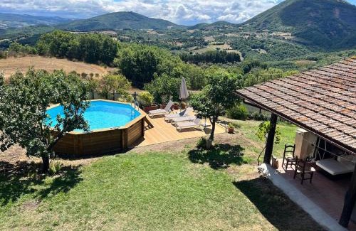 Umbertide Villa | Casale in collina immerso nel verde con Piscina e ampio giardino
