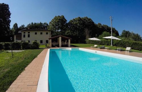 Villabuona Apartment | CASALE LA FATA -tipico toscano immerso nelle colline tra Lucca e Versilia, 6 appartamenti indipendenti