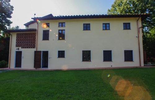 Villabuona Apartment | CASALE LA FATA -tipico toscano immerso nelle colline tra Lucca e Versilia, 6 appartamenti indipendenti