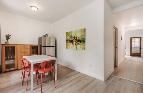 Pointe-Saint-Charles Apartment | CasaMaïa - Cozy 2 bedroom apartment near Lachine canal with backyard .
