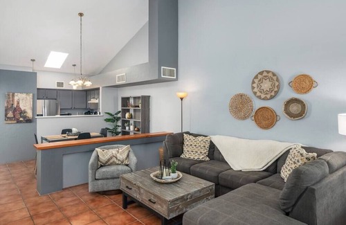 Casas Adobes House | Casas Adobes Escape | Relaxing Tucson Stay