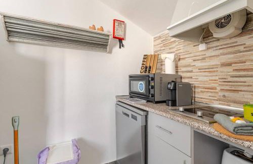 Reguengos de Monsaraz Apartment | Casas da Colmeia T1 Grey Stairs